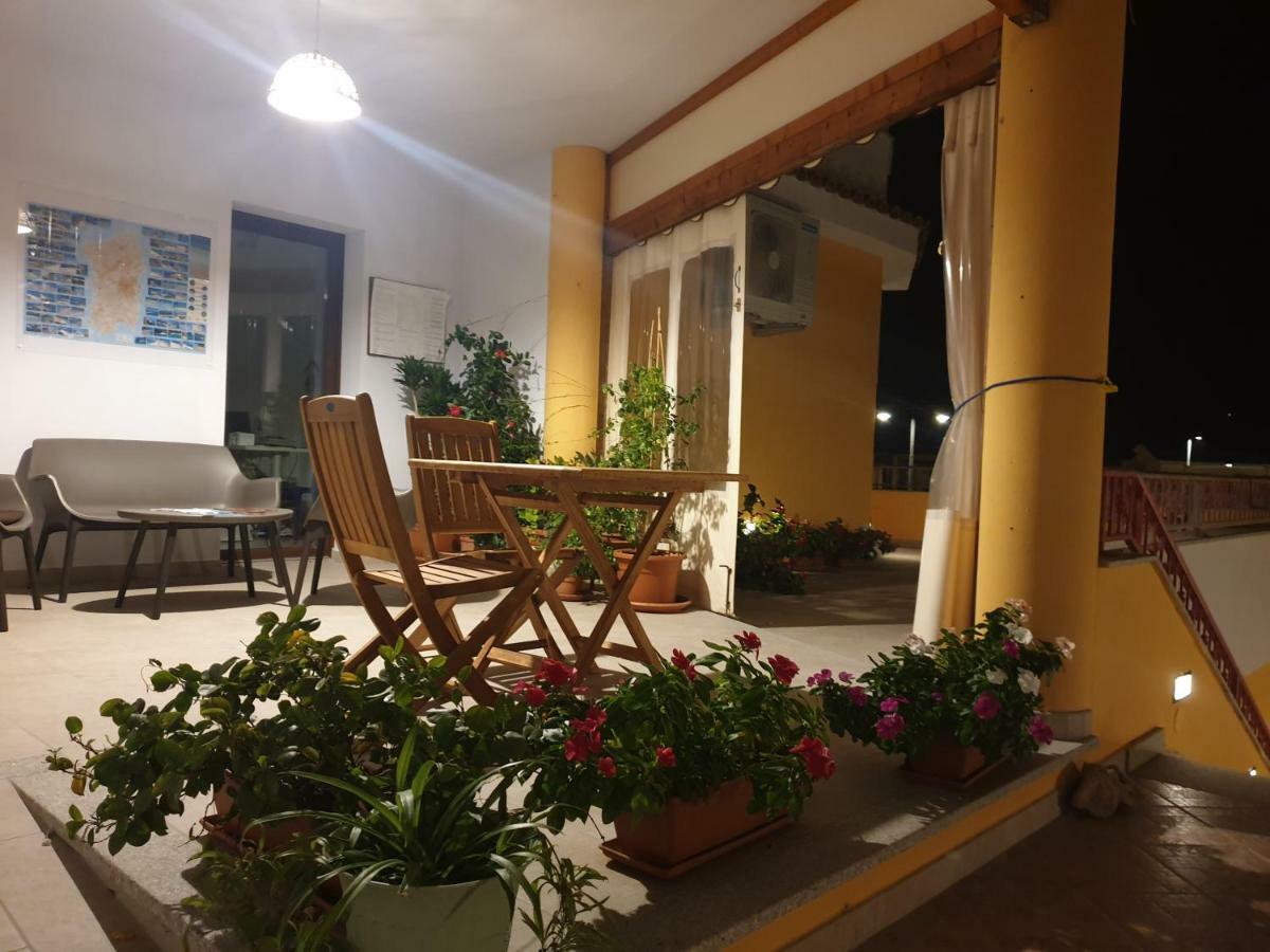 Hotel Caletta sul Mare La Caletta Esterno foto
